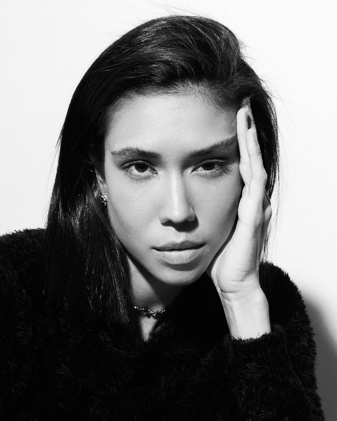 Retrato de Julia Pedroni em preto e branco